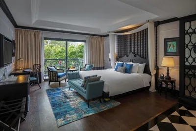 발코니가 있는 킹 스위트 - 무료 음료 1잔 — Aira Boutique Hanoi Hotel & Spa